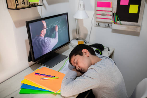 How Screen Time Disrupts Student Learning & Brain Growth in 2025
